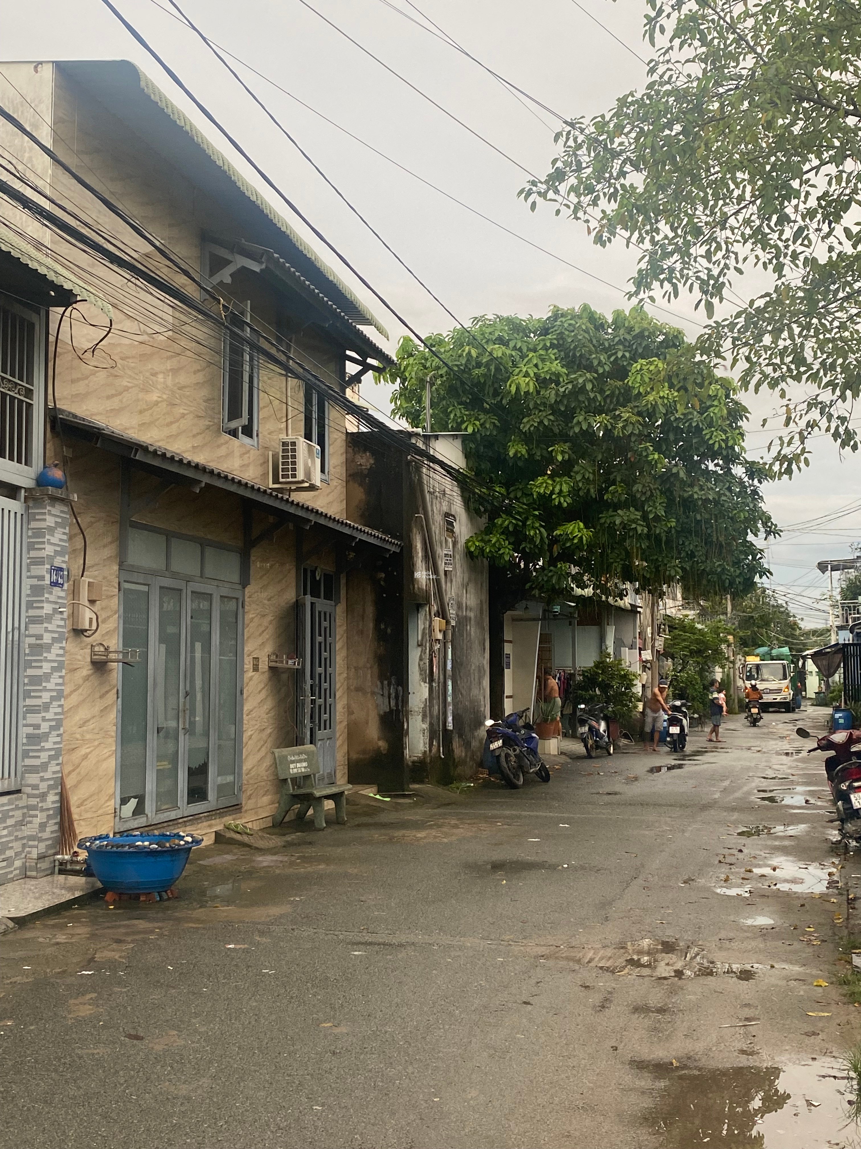 Bán dãy trọ mặt tiền hẻm Lò Lu,quận 9,tpHCM 134m2 ngang 6m đường thông xe tải