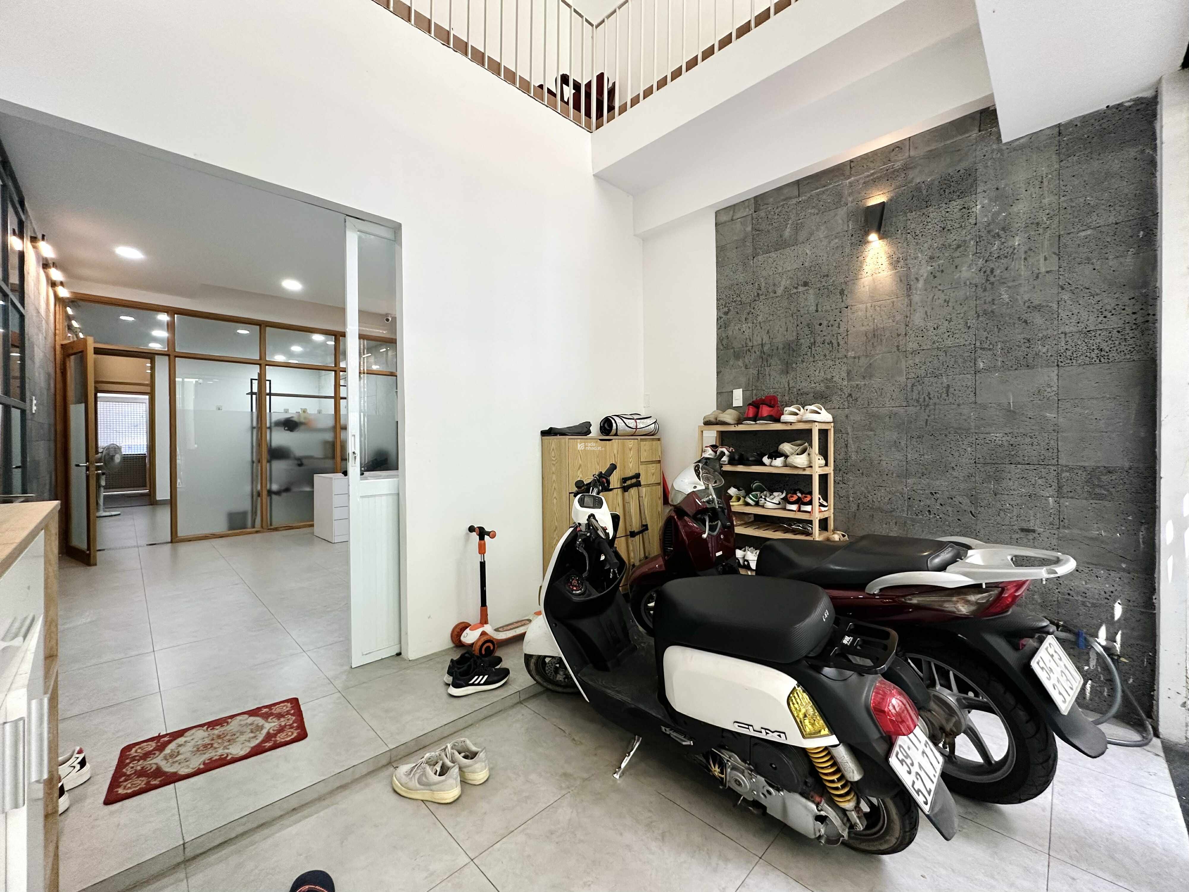 KHÔNG NHÀ BÁN - ĐỐI DIỆN NHÀ THỜ TÂN ĐỊNH, CẠNH CHỢ - NHÀ ĐẸP 5 TẦNG - 70M2 (4.2x16.5) - 21.8 TỶ