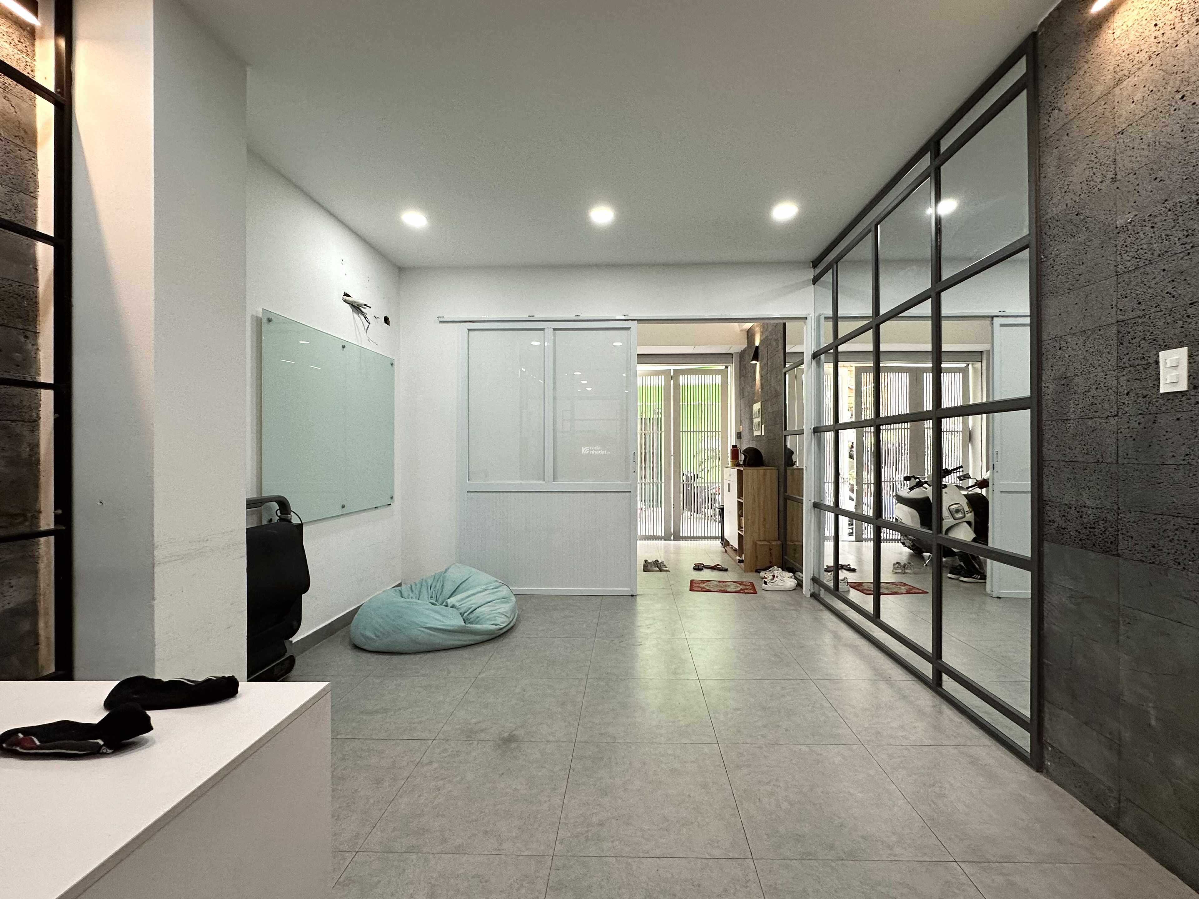 KHÔNG NHÀ BÁN - ĐỐI DIỆN NHÀ THỜ TÂN ĐỊNH, CẠNH CHỢ - NHÀ ĐẸP 5 TẦNG - 70M2 (4.2x16.5) - 21.8 TỶ