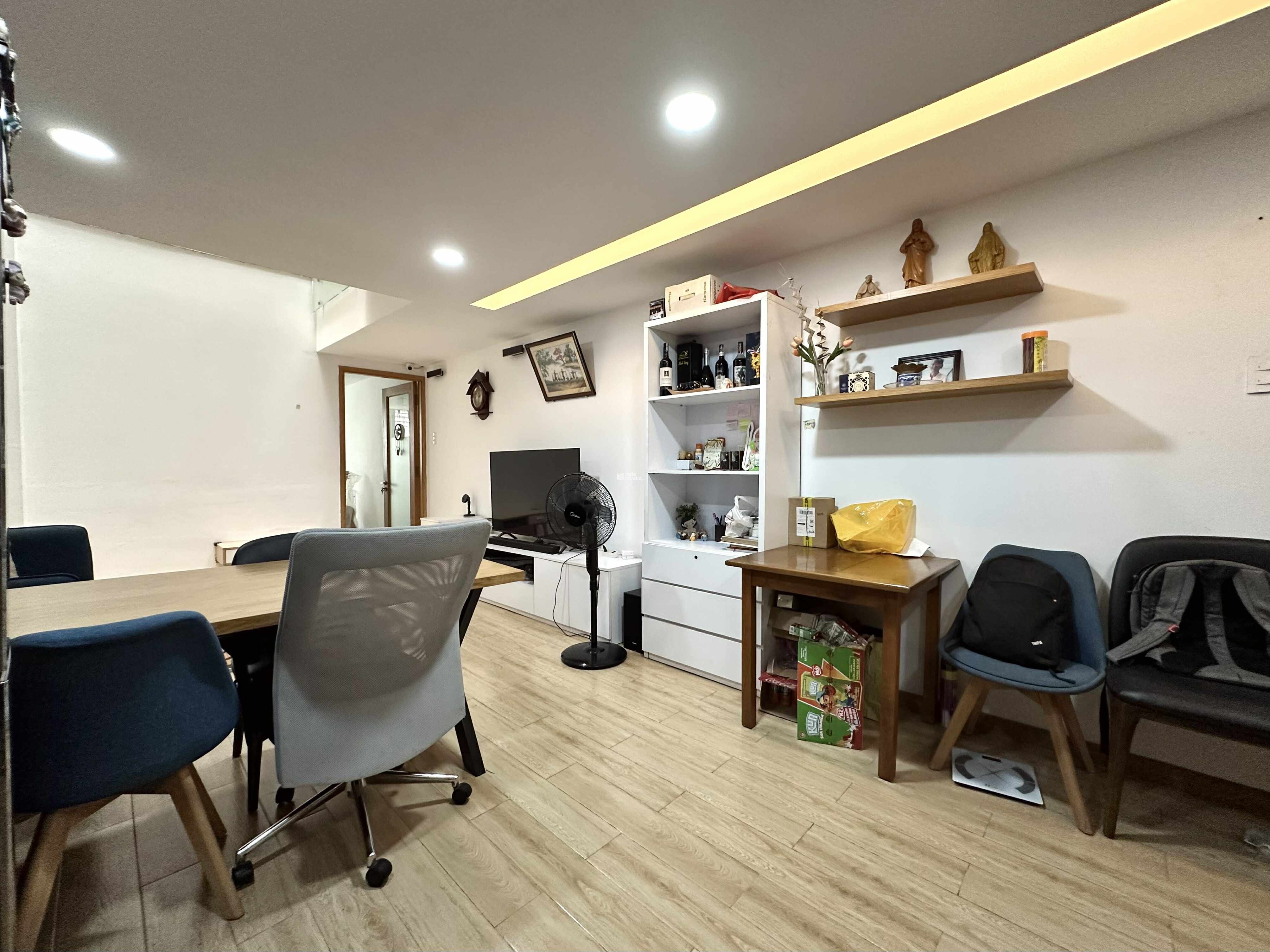 KHÔNG NHÀ BÁN - ĐỐI DIỆN NHÀ THỜ TÂN ĐỊNH, CẠNH CHỢ - NHÀ ĐẸP 5 TẦNG - 70M2 (4.2x16.5) - 21.8 TỶ