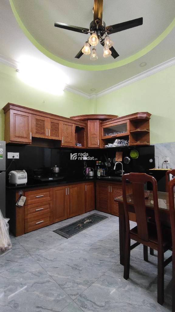 BÌNH TÂN-  5 TỶ250  4 x 14  Trệt  2lầu  san thượng 4 phòng ngủ 4nhà vệ sinh 
