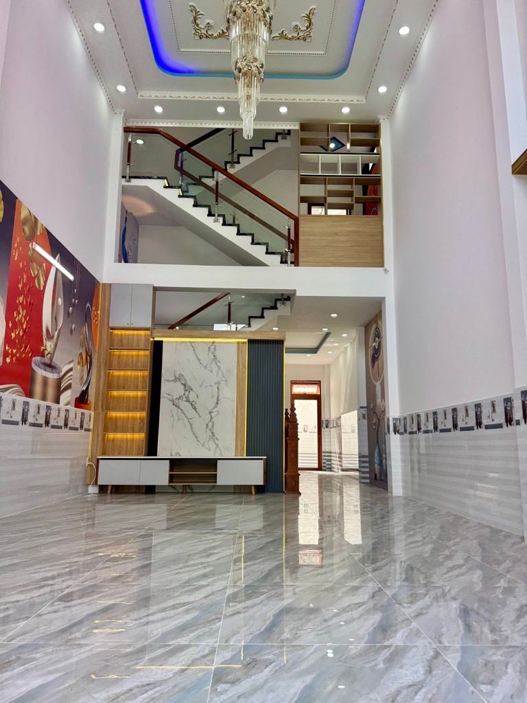 SIÊU PHẨM MẶT TIỀN TAM ĐÔNG - 125 M2- 3 TẦNG- SÂN ĐẬU OTO 7.- HÓC MÔN. Chỉ 6.3 TỶ