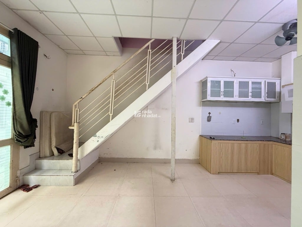 NGUYỄN SỸ SÁCH - TÂN BÌNH - CÁCH 1 CĂN RA HXH      DT:  5.8M x 6.5M - 2 TẦNG       GIÁ:  3T8. TL.  