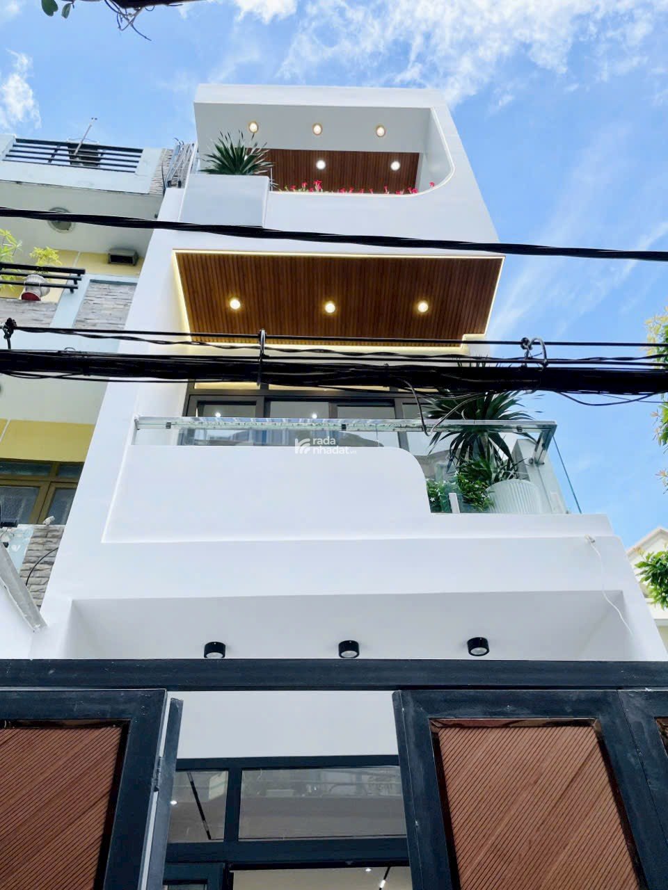  VỀ QUÊ Ở BÁN Nhà giá TỐT Đg Nguyễn Huy Lượng Q Bình Thạnh giá 2 tỷ 7  DT 42,m2 P14 QBình Thạnh HCM