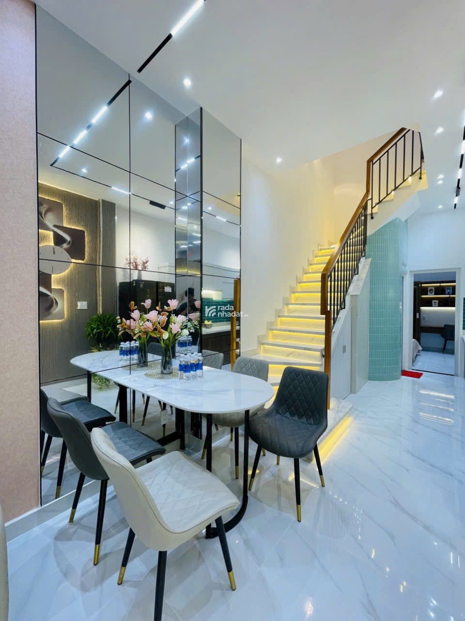  VỀ QUÊ Ở BÁN Nhà giá TỐT Đg Nguyễn Huy Lượng Q Bình Thạnh giá 2 tỷ 7  DT 42,m2 P14 QBình Thạnh HCM
