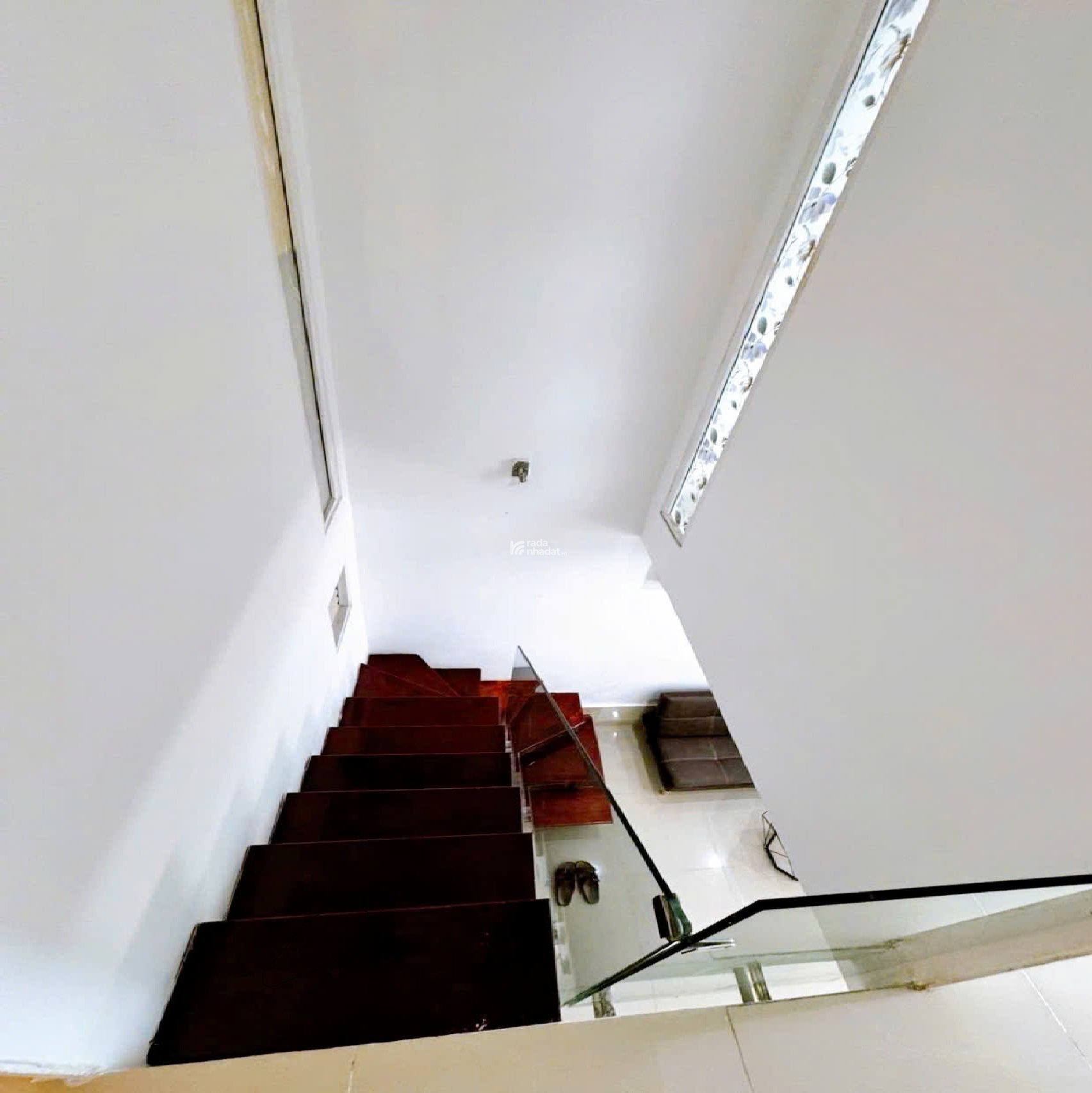 Bán nhà hẻm Bành Văn Trân, QUẬN TÂN BÌNH, gần Cách Mạng Tháng Tám, DT 56 m2, Giá 4.2 tỷ