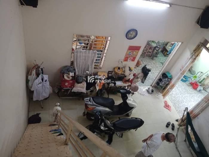 Nhà 1 trệt 1 lửng, DT thực tế 140m2 (ngang 7m, dài 23m) – diện tích sổ 105m2, vuông vức, cực đẹp. •