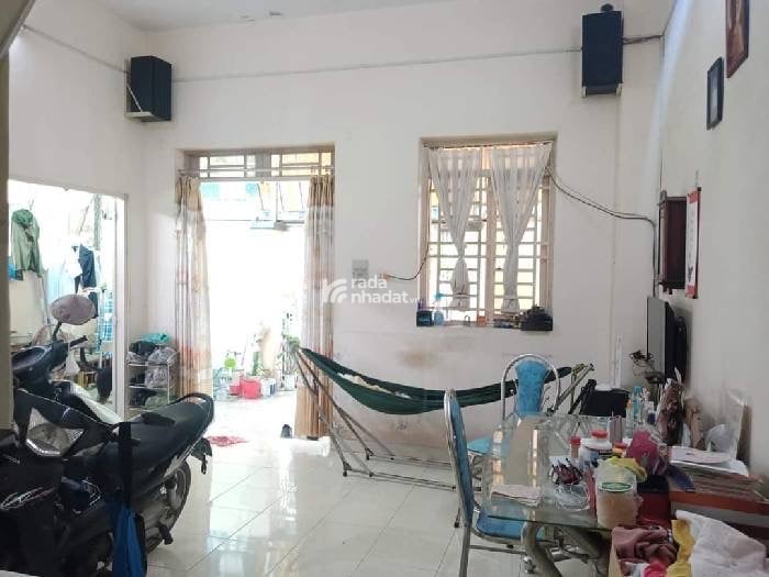Nhà 1 trệt 1 lửng, DT thực tế 140m2 (ngang 7m, dài 23m) – diện tích sổ 105m2, vuông vức, cực đẹp. •