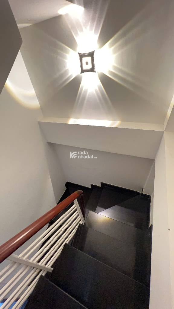 SÁT HẺM XE HƠI NHIÊU TỨ, PHÚ NHUẬN, 30M2 MỚI CÓ KC Ở NGAY. GIẢM 350TR CHỈ 7.3T