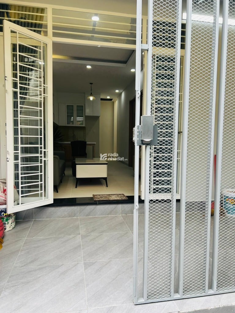 Nhà bề ngang khủng 6m ngay chợ Hiệp Bình - Giá chỉ 4,x tỷ (thương lượng)