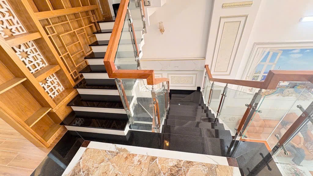 Siêu Phẩm Nhà Phố 5 Tầng Mới Tinh Đường Trước Nhà 8m Ra Trương Thị Hoa Tân Thới Hiệp Q 12