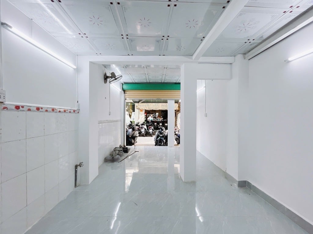 NHÀ HẺM XE HƠI PHỐ ẨM THỰC HỒ THỊ KỶ - 30M RA MẶT TIỀN - 3 TẦNG - KINH DOANH NGON HƠN MẶT TIỀN