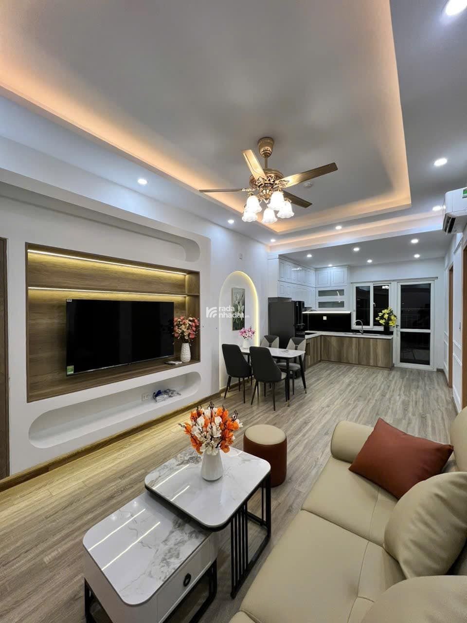 Cho thuê căn góc 120m2 tại Khai Sơn, giá cực mềm: 3pn - 3wc - 3 logia nội thất cơ bản, tầng cao