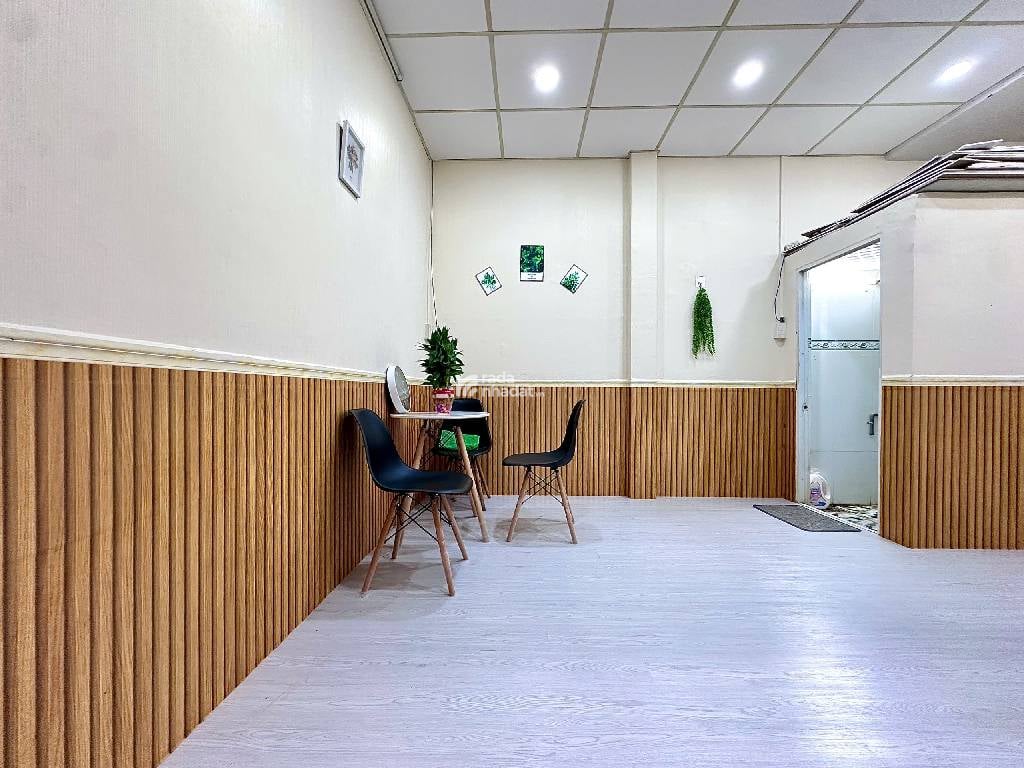 NGAY CHỢ VẢI, SÁT HXH NGUYỄN SƠN, TÂN PHÚ, 15M2 CÓ KC Ở NGAY. GIẢM 550TR CHỈ 2.05T