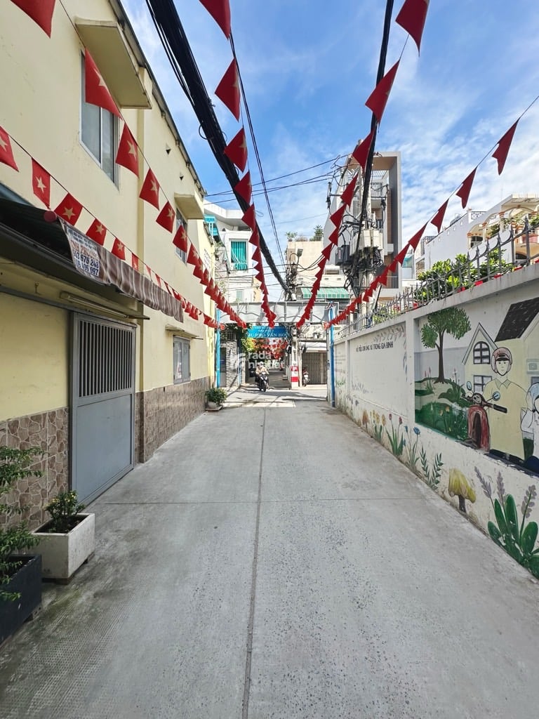 GIÁ GIẢM SIÊU SÂU, HXH NGUYỄN ĐÌNH CHÍNH, PHÚ NHUẬN, 26M2 TIỆN CẢI TẠO. GIẢM 6T CHỈ CÒN 5.4T TL