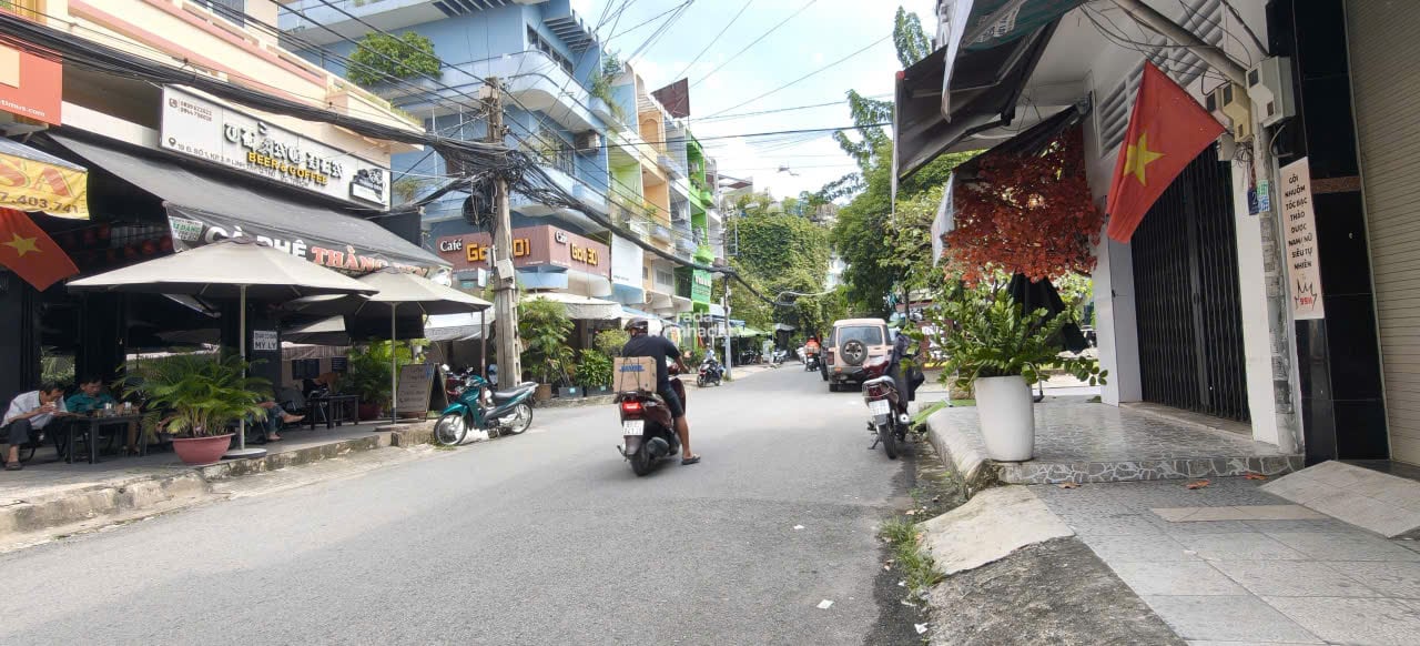 Cơ hội sở hữu nhà phố 4 tầng  lửng trên mặt tiền đường 8.5m tại Trung tâm Linh Tây, Thủ Đức