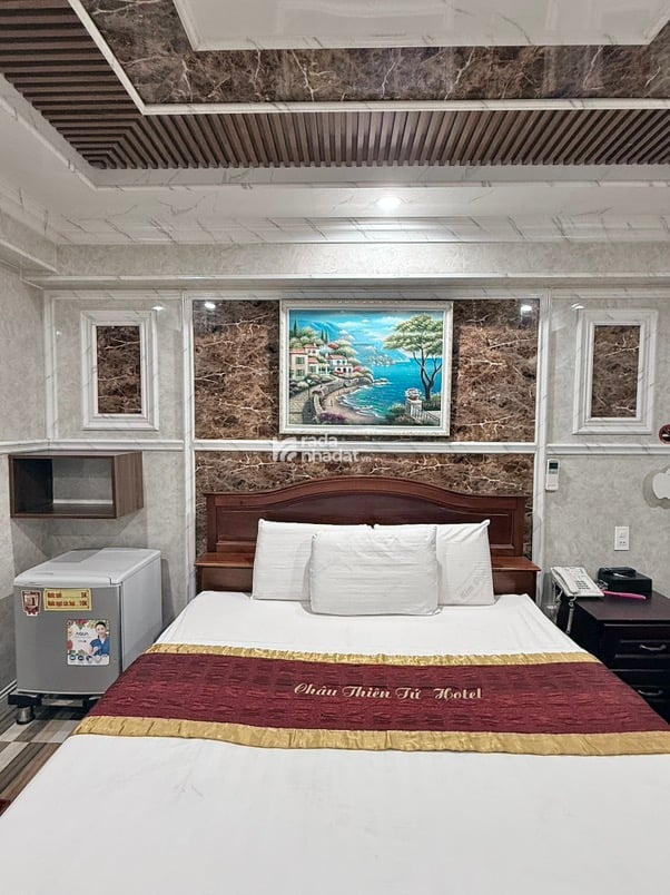 Bán khách sạn 8 tầng 27 PHòng & khu Kinh doanh gần sân bay 