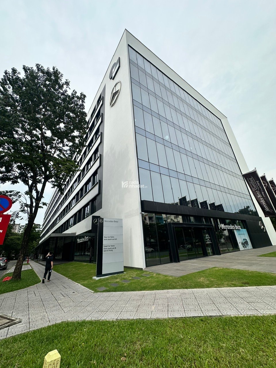 15 tỷ . NHÀ 3 TẦNG MẶT TIỀN KINH DOANH , CHẾ LAN VIÊN , Q. TÂN PHÚ .4 x 20.5m