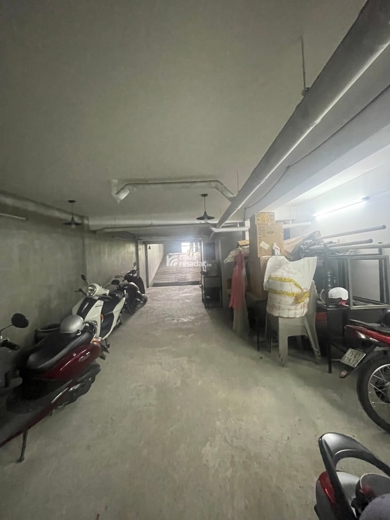 Bán nhà mặt tiền Tân Phong Q7 - 126m2 - 5 tầng sổ đẹp , có hầm gara , thang máy