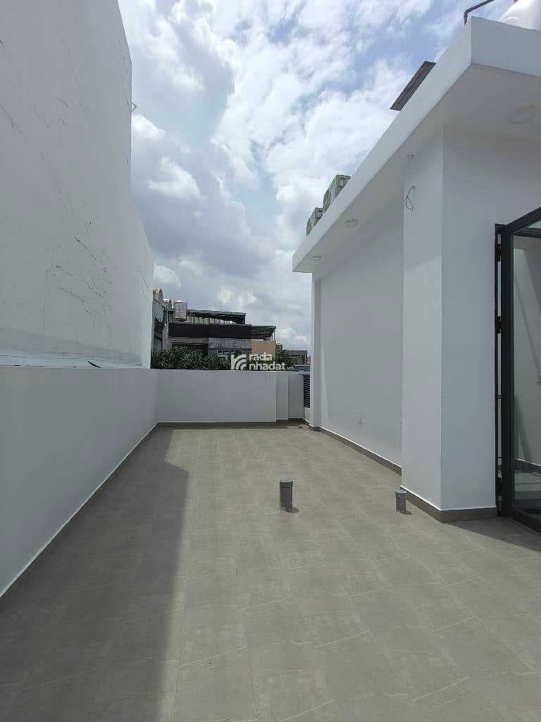 NHÀ MỚI ĐẸP Ở NGAY, HẺM XE HƠI, 3 TẦNG GẦN CHỢ THỦ ĐỨC 5,5X10 CHỈ 7,2 TỶ
