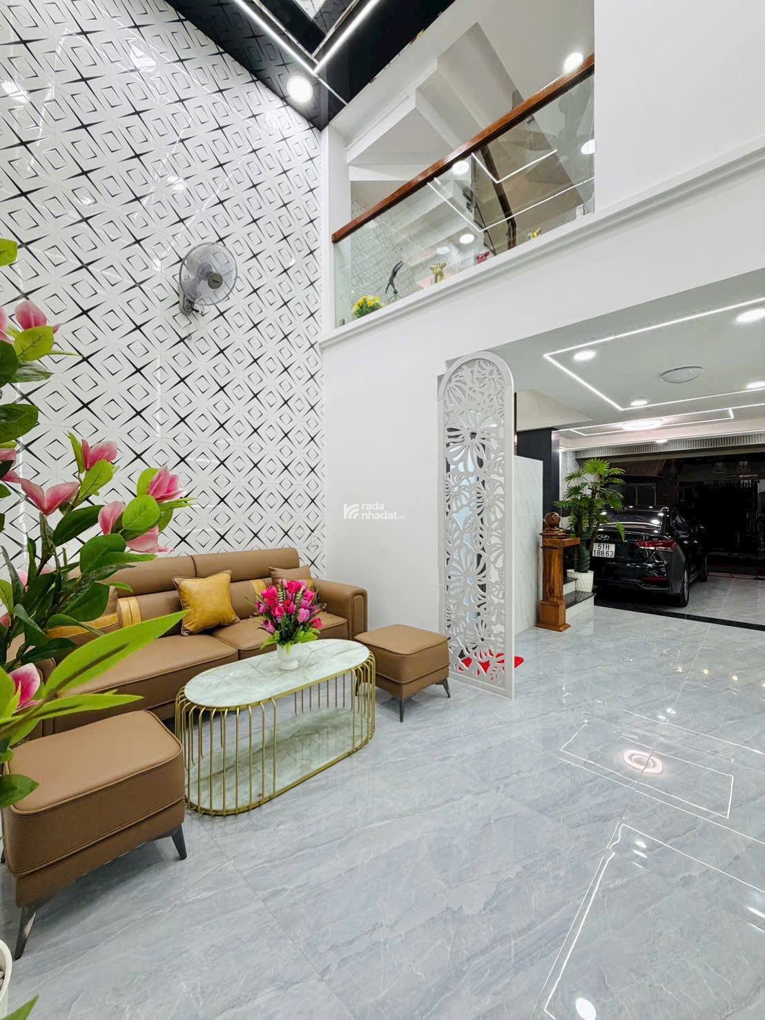 NHÀ XÂY MỚI - Ô TÔ NGỦ NHÀ - GẦN SIÊU THỊ EMART PHAN HUY ÍCH