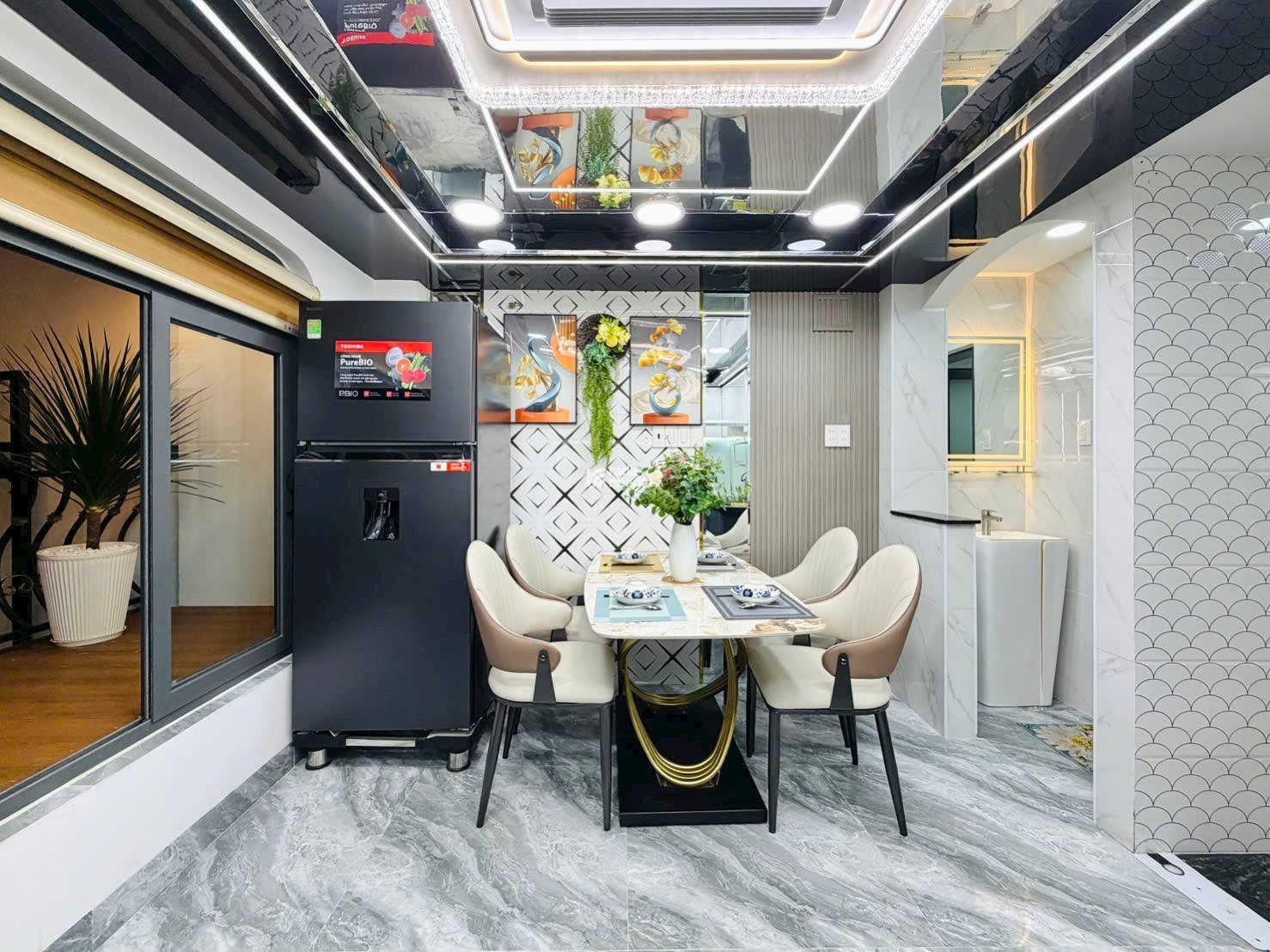 NHÀ XÂY MỚI - Ô TÔ NGỦ NHÀ - GẦN SIÊU THỊ EMART PHAN HUY ÍCH