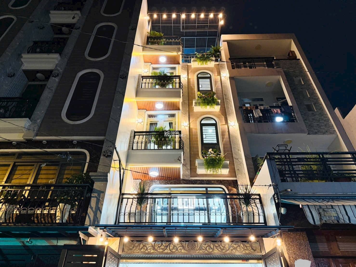 NHÀ XÂY MỚI - Ô TÔ NGỦ NHÀ - GẦN SIÊU THỊ EMART PHAN HUY ÍCH