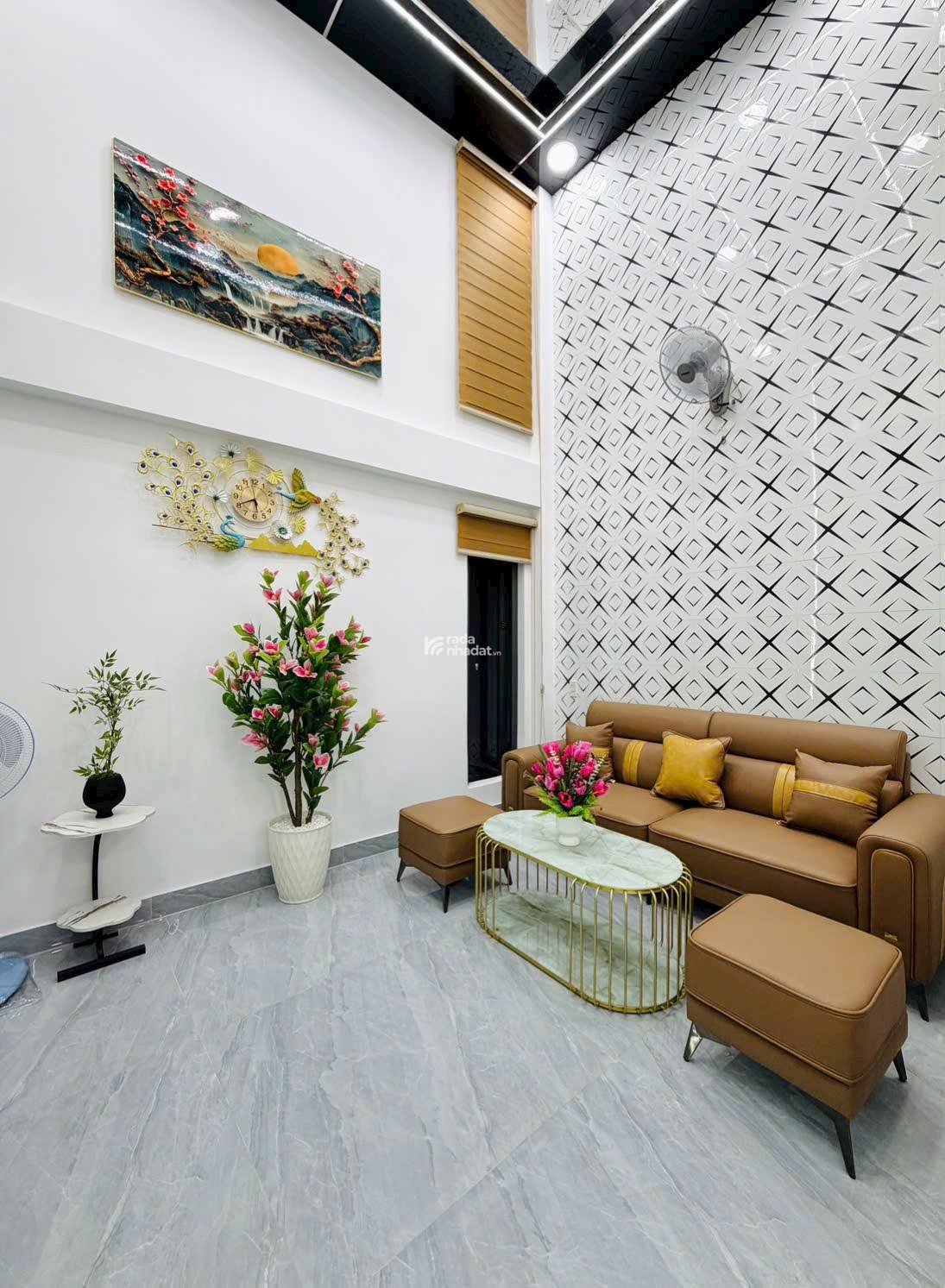 NHÀ XÂY MỚI - Ô TÔ NGỦ NHÀ - GẦN SIÊU THỊ EMART PHAN HUY ÍCH