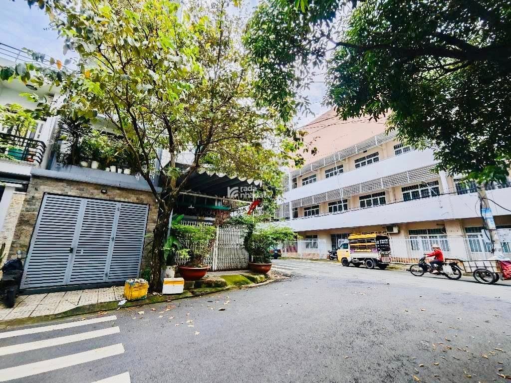 BÁN NHÀ MẶT TIỀN KHU BÀN CỜ HỌ LÊ 5 TẦNG KIÊN CỐ, GARA Ô TÔ GẦN NGUYỄN SƠN GIÁ NHỈNH 10 TỶ