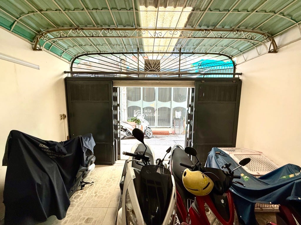 SÁT MT PHAN XÍCH LONG, PHÚ NHUẬN, 51M2 SẴN 3 TẦNG ĐÚC BTCT. GIẢM 350TR CHỈ 9.5T TL 