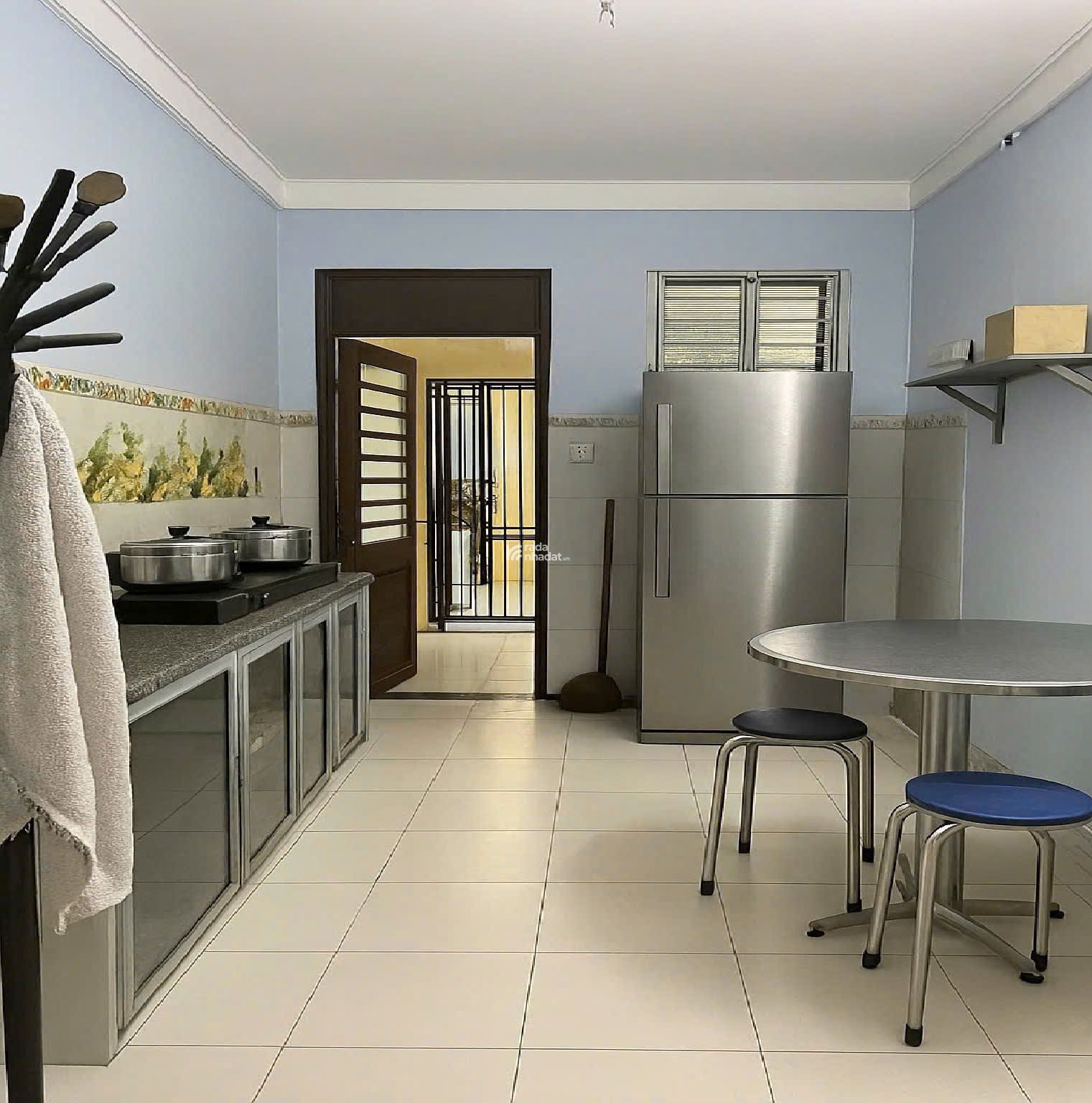 Nhà 2 mặt Hẻm Ô tô Cách Mạng Tháng Tám - QUẬN 10 - 146 m2 vuông vức - 6.6 tỷ 