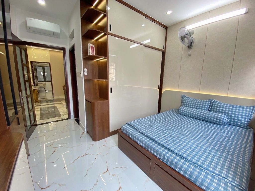 NHÀ MỚI ĐẸP ĐÓN TẾT - 5 TẦNG THANG MÁY - HẺM THÔNG Ô TÔ - GẦN SIÊU THỊ EMART & GA T3