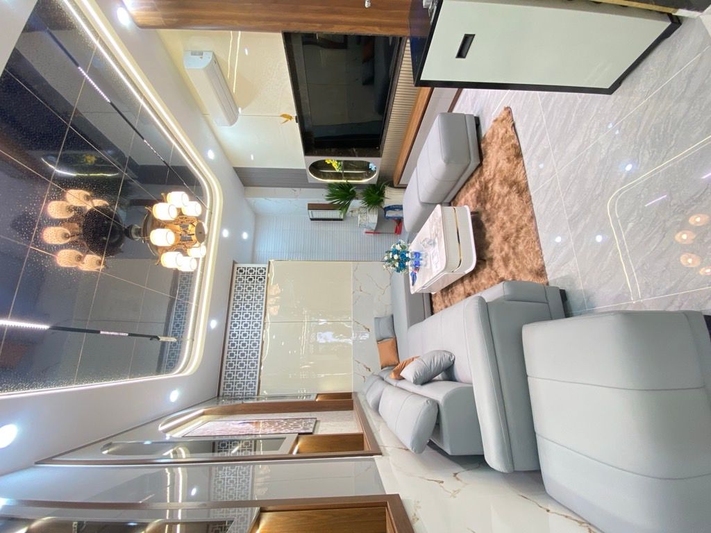 NHÀ MỚI ĐẸP ĐÓN TẾT - 5 TẦNG THANG MÁY - HẺM THÔNG Ô TÔ - GẦN SIÊU THỊ EMART & GA T3