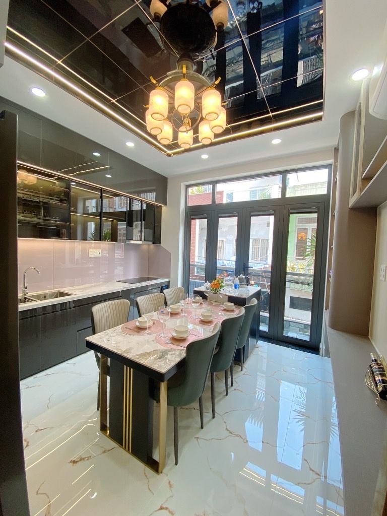 NHÀ MỚI ĐẸP ĐÓN TẾT - 5 TẦNG THANG MÁY - HẺM THÔNG Ô TÔ - GẦN SIÊU THỊ EMART & GA T3