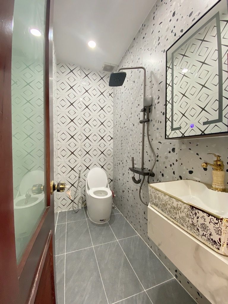 NHÀ MỚI ĐẸP ĐÓN TẾT - 5 TẦNG THANG MÁY - HẺM THÔNG Ô TÔ - GẦN SIÊU THỊ EMART & GA T3