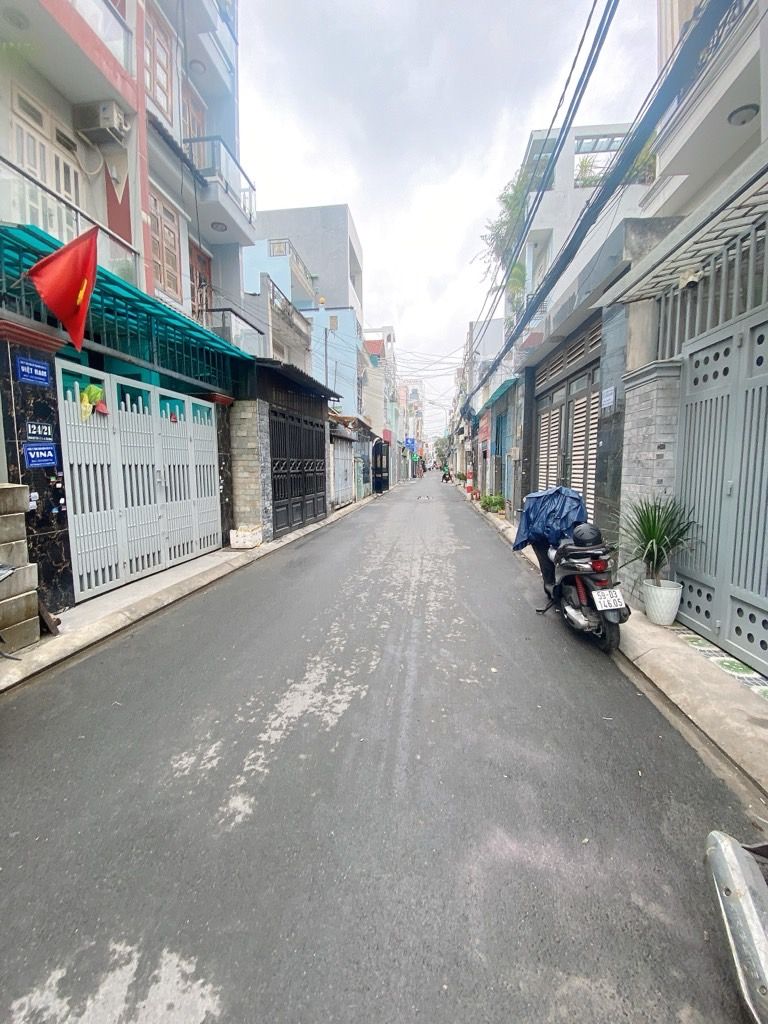 NHÀ MỚI ĐẸP ĐÓN TẾT - 5 TẦNG THANG MÁY - HẺM THÔNG Ô TÔ - GẦN SIÊU THỊ EMART & GA T3