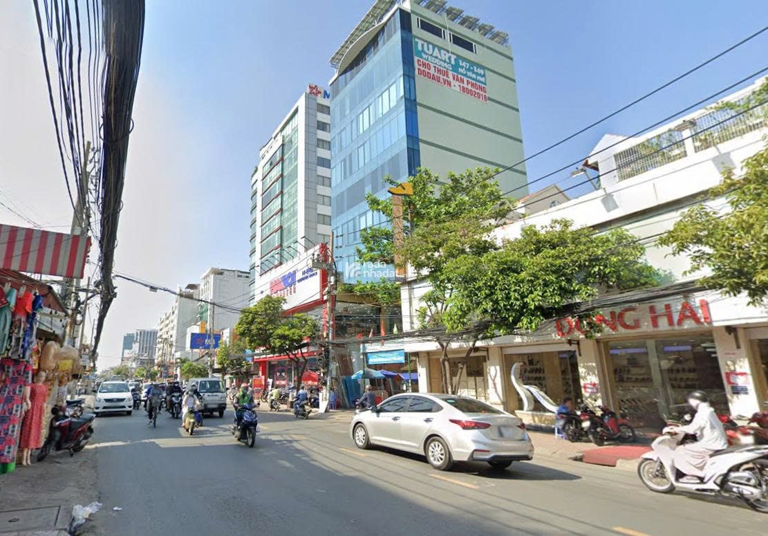 Bán nhà HXH, giá dưới 5 tỉ, Quận 10 - Khu vực đầy đủ tiện ích, vào ở được liền!
