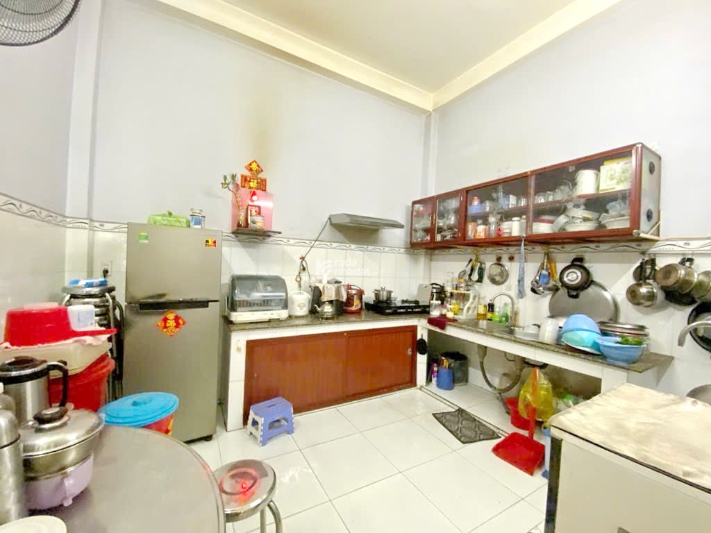 Bán nhà 2 lầu mặt tiền đường 12m KDC Bùi Minh Trực P.5 Quận 8