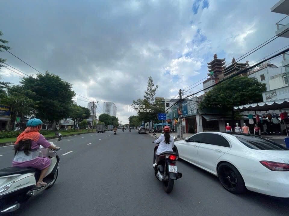 cho thuê mặt tiền đường số 7 khu tên lửa 65tr/tháng 