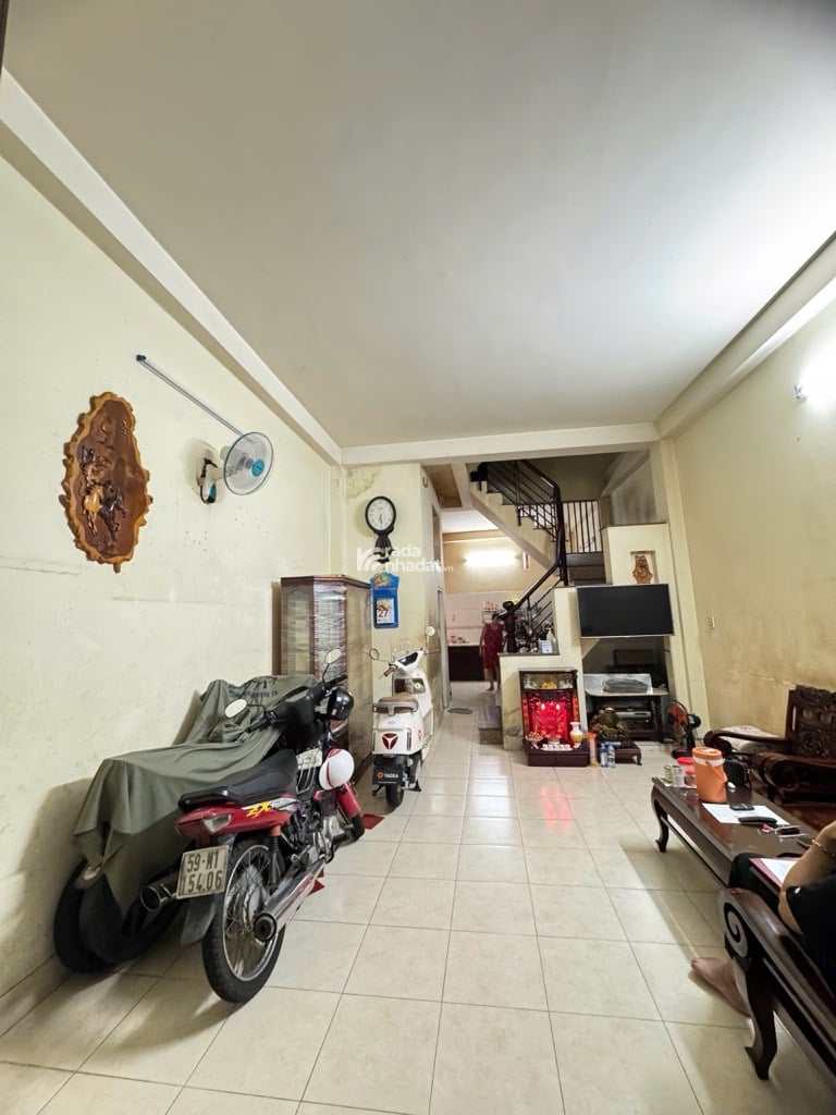HẺM XE HƠI SÁT NHÀ, LẠC LONG QUÂN, TÂN BÌNH, 55M2 CÓ KC Ở NGAY. GIẢM 350TR CHỈ CÒN 10T TL 