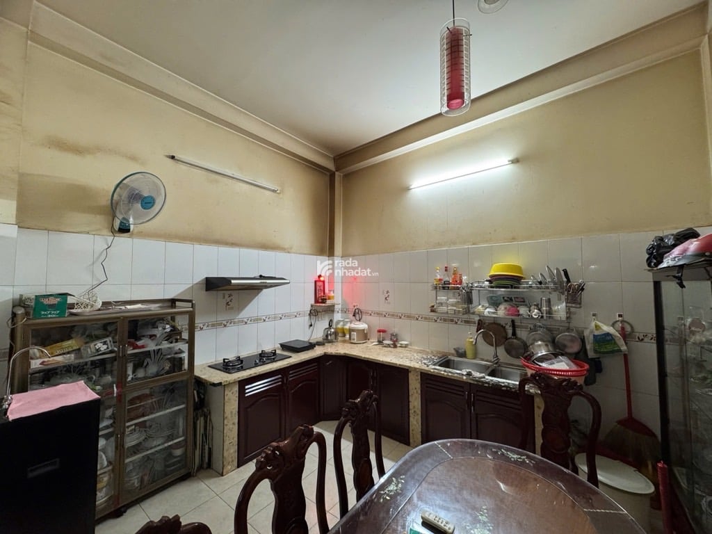 HẺM XE HƠI SÁT NHÀ, LẠC LONG QUÂN, TÂN BÌNH, 55M2 CÓ KC Ở NGAY. GIẢM 350TR CHỈ CÒN 10T TL 
