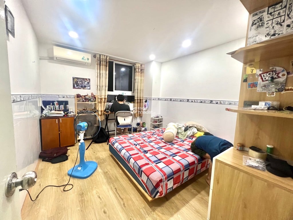 SIÊU PHẨM, CHCC PHAN CHU TRINH, BÌNH THẠNH, 60M2 Ở NGAY. GIẢM 650TR CHỈ CÒN 2.2T TL