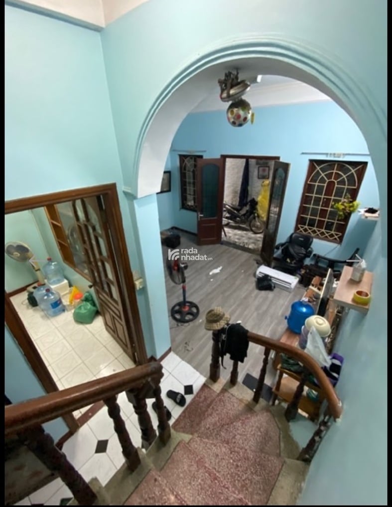 1 NGOẶT RA MẶT PHỐ CẦU GIẤY - SỔ VUÔNG MT 6M - SÂN RỘNG ĐỂ CHỤC XE - 13.2 TỶ - 60M2