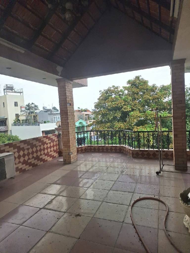 BÁN NHÀ MẶT TIỀN  KHU VIP VANG ĐAI TRONG