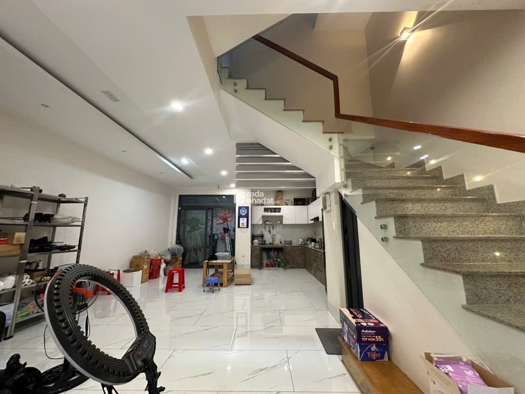 Bán Biệt Thự MiNi - 90m2 - 4 Tầng BTCT  - hẻm 8m - An Ninh -  Chỉ 7.8 Tỷ 