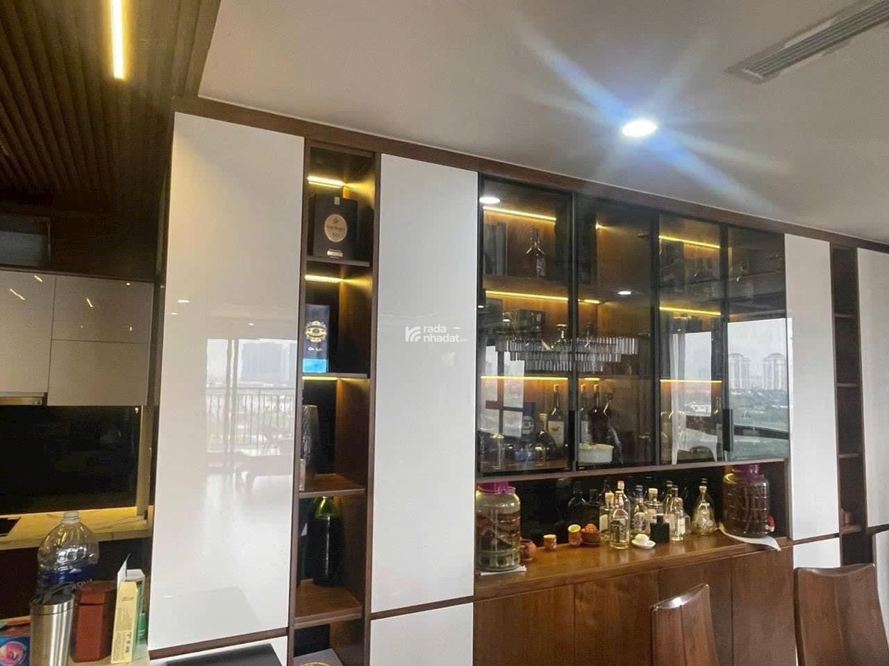 Hot! Cho thuê căn hộ chung cư cao cấp Five Star West Lake 3PN DT 168m2 full đồ giá tốt view Hồ Tây
