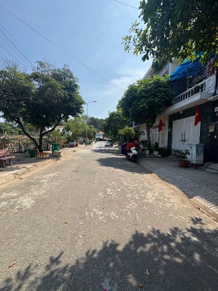 Bán lô đất 4x18 Mặt tiền đường 447B, Ngay ĐH GTVT, Tăng A - Rẻ nhất khu