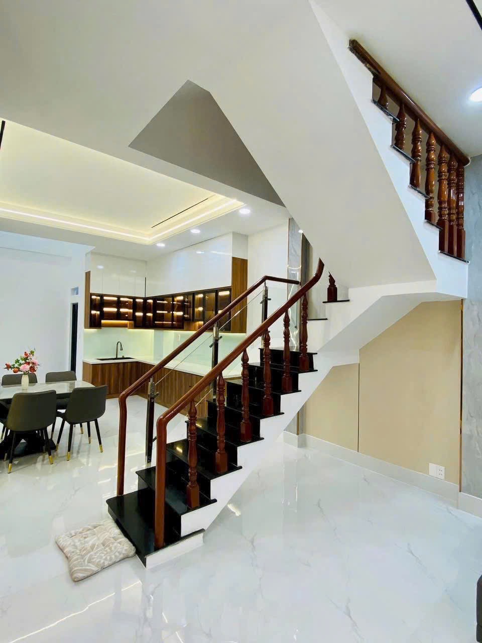 Nhà giá tốt 4tỷ450tr DT 54.3m2 Nguyễn Văn Săng P. Tân Sơn Nhì Q. Tân Phú, đang cho thuê 9tr5/ tháng