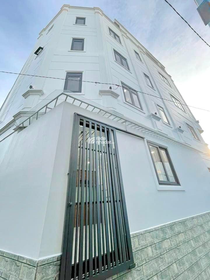 Bán nhà mới 3 lầu 6PN hẻm xe hơi đường Bông Sao Phường 5 Quận 8