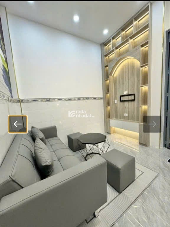 Nhà đẹp, 1 lầu, 2 phòng ngủ, Hẻm 122, Dương Quảng Hàm. Gần ĐH Văn Lang, Emart